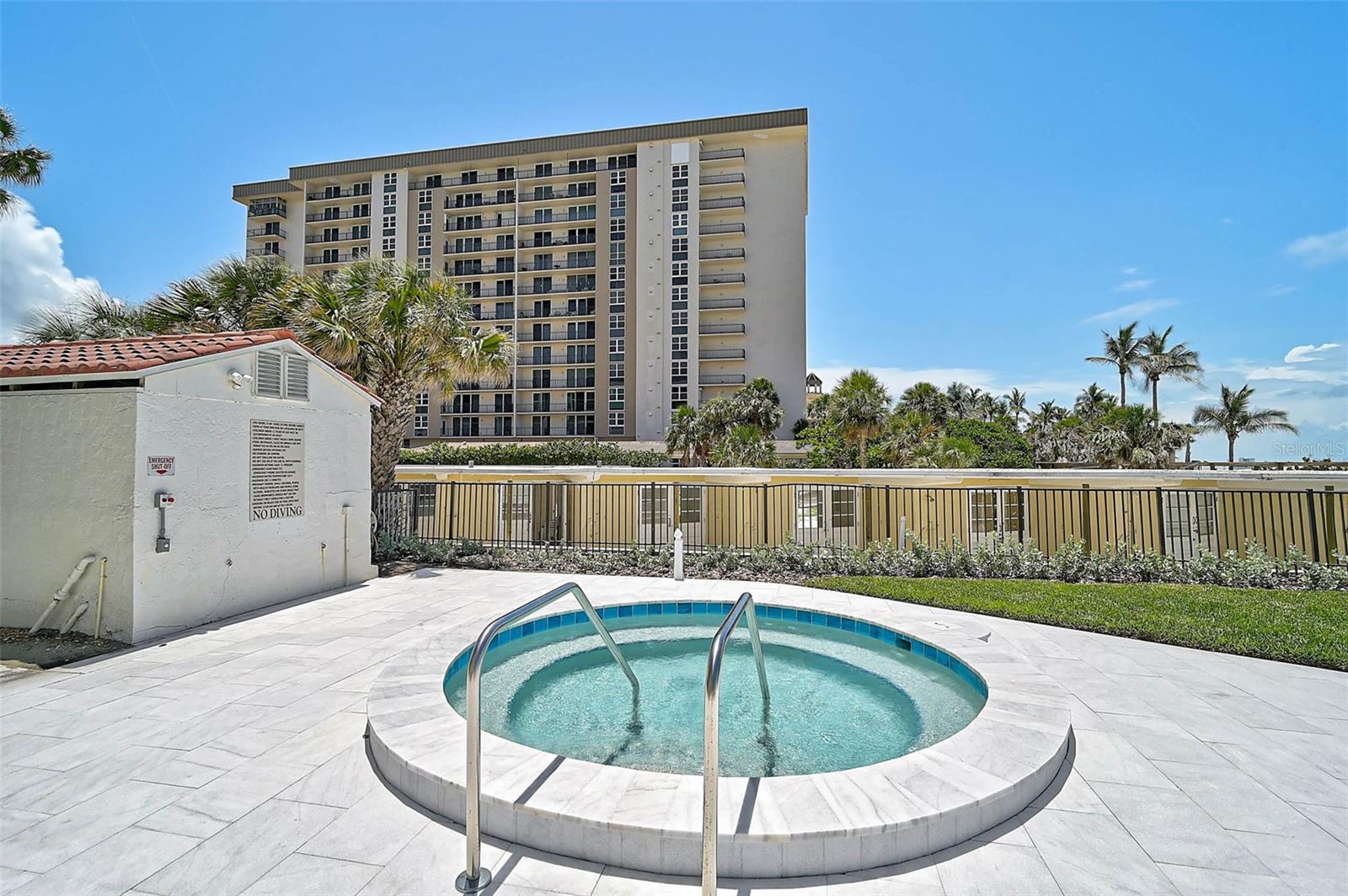 Image 33 of 44 For 1100 Benjamin Franklin Drive 802