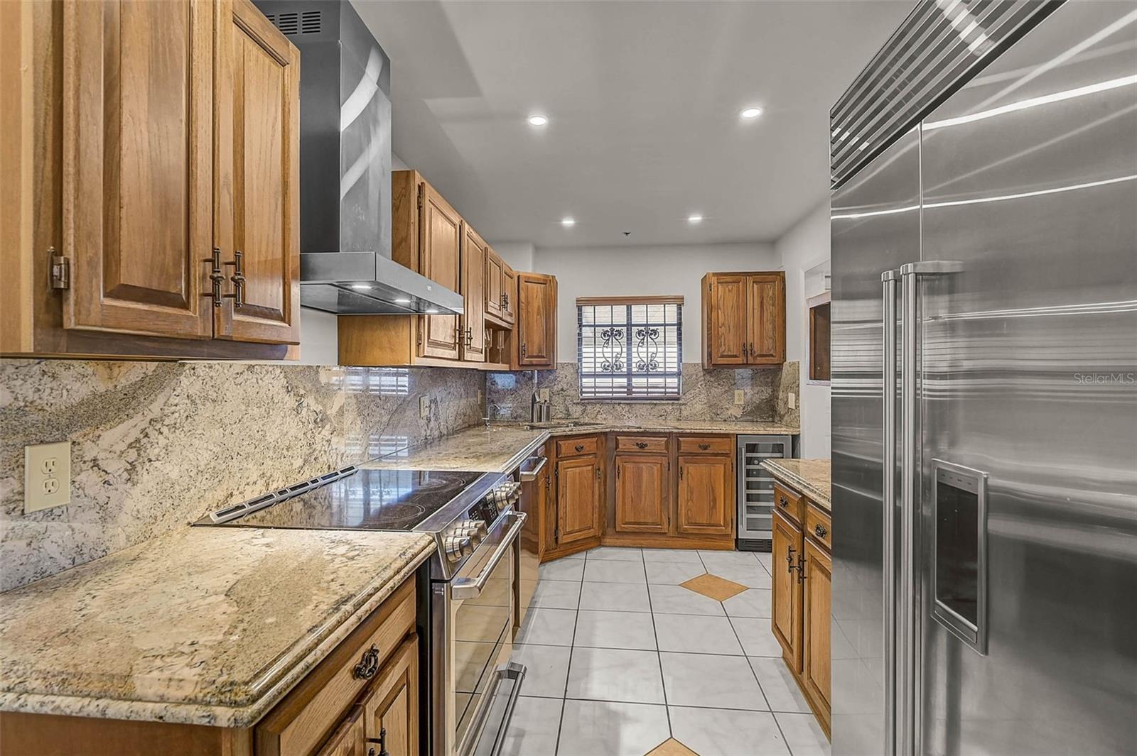 Image 9 of 44 For 1100 Benjamin Franklin Drive 802