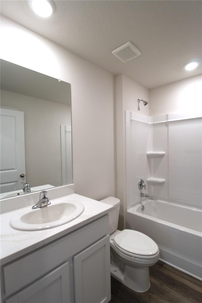 Image 21 of 43 For 10256 Kalamazoo Place