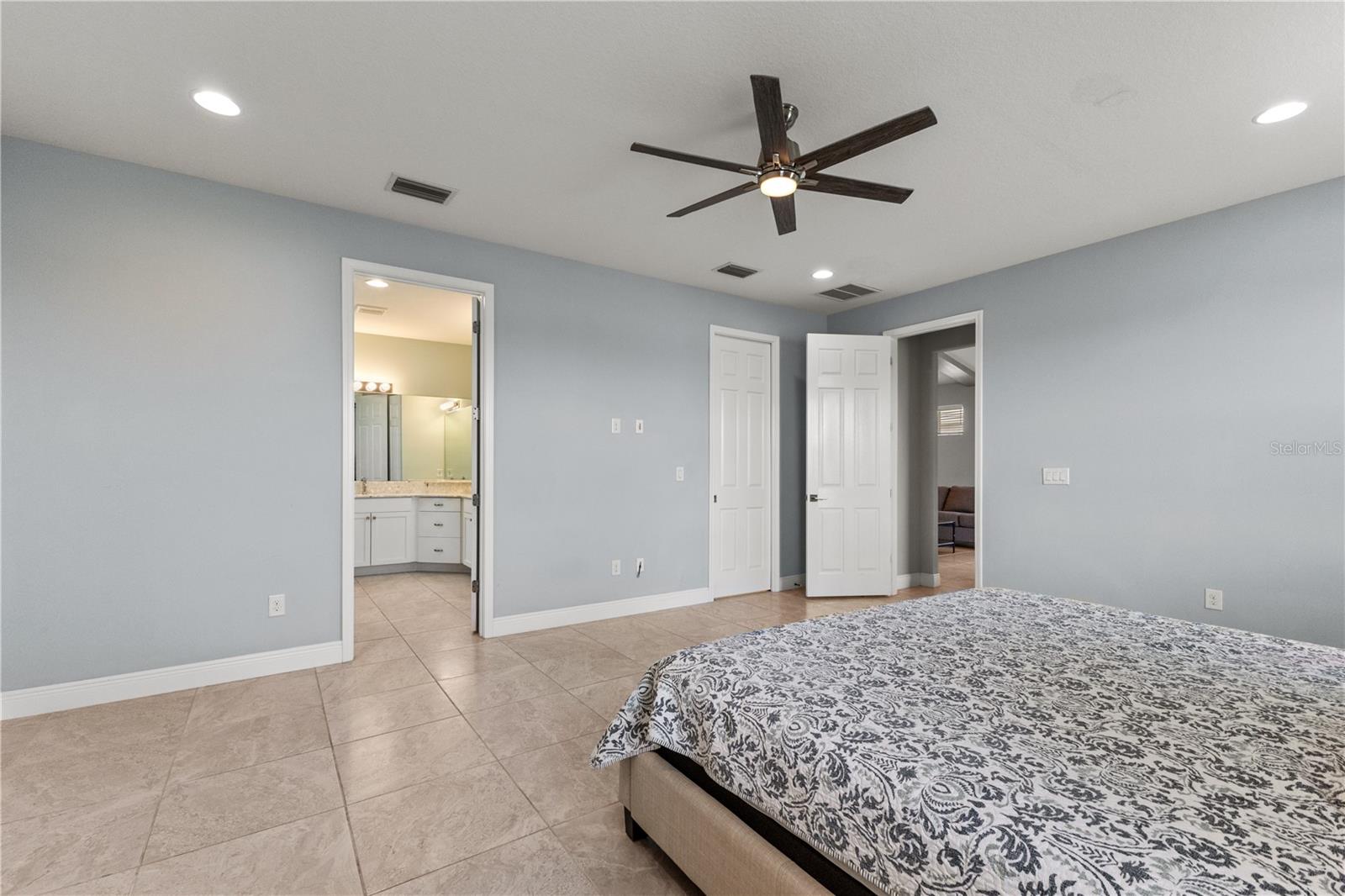 Image 18 of 32 For 5827 Inspiration Terrace