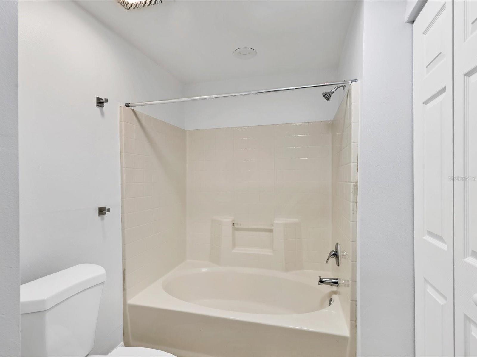 Image 18 of 47 For 5551 Bentgrass Drive 204