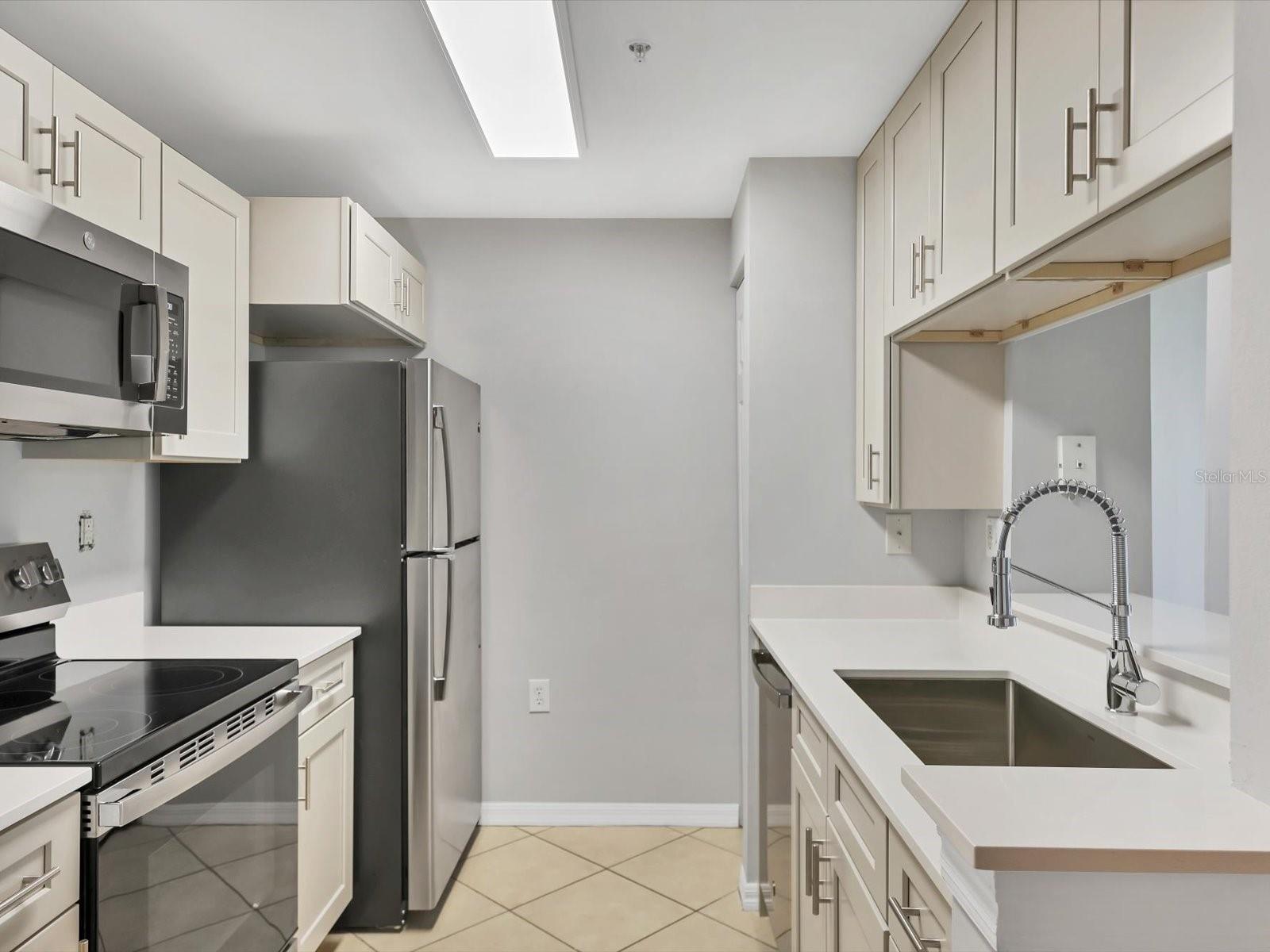 Image 6 of 47 For 5551 Bentgrass Drive 204