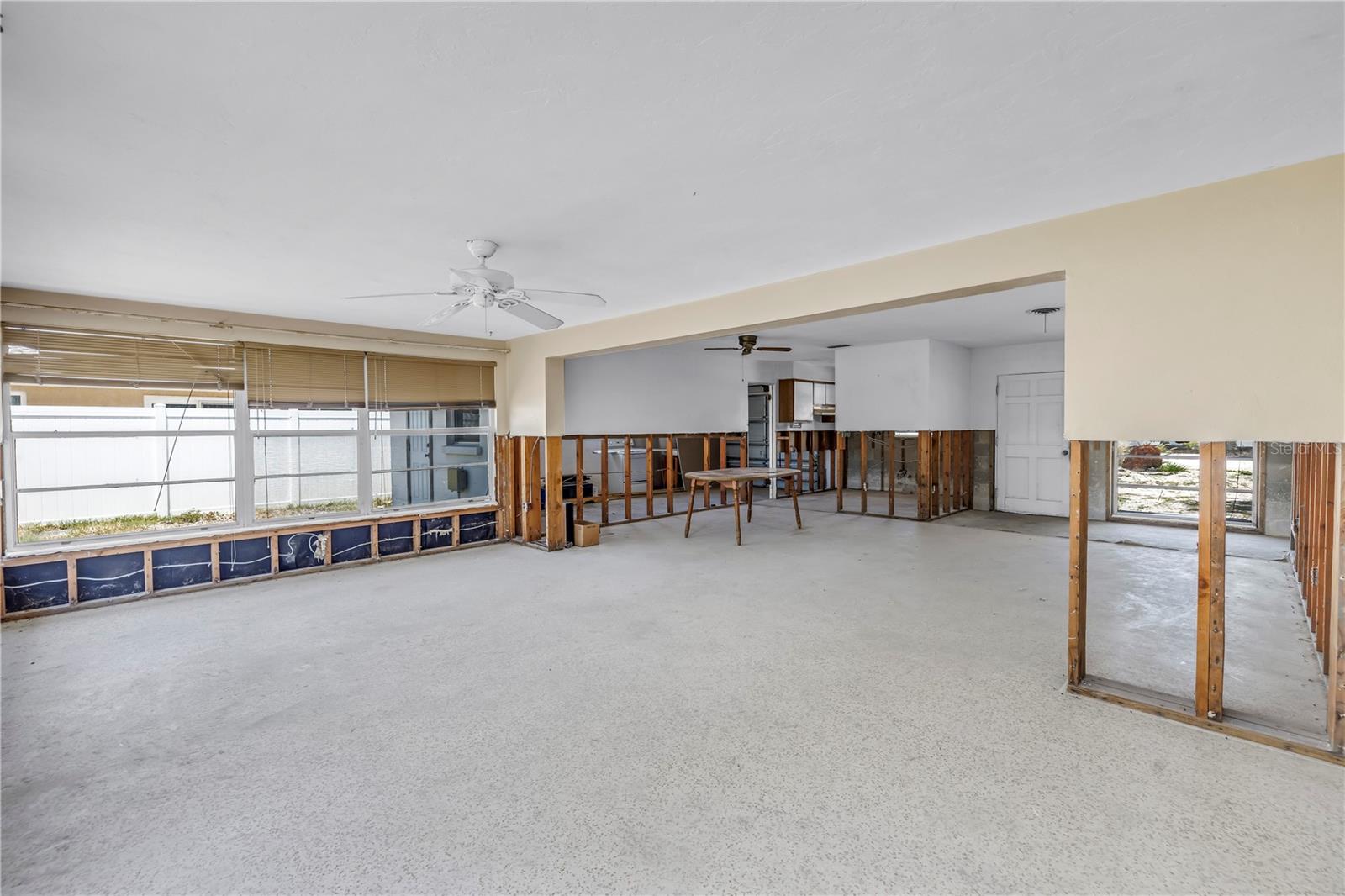 Image 11 of 43 For 310 Avenida Milano