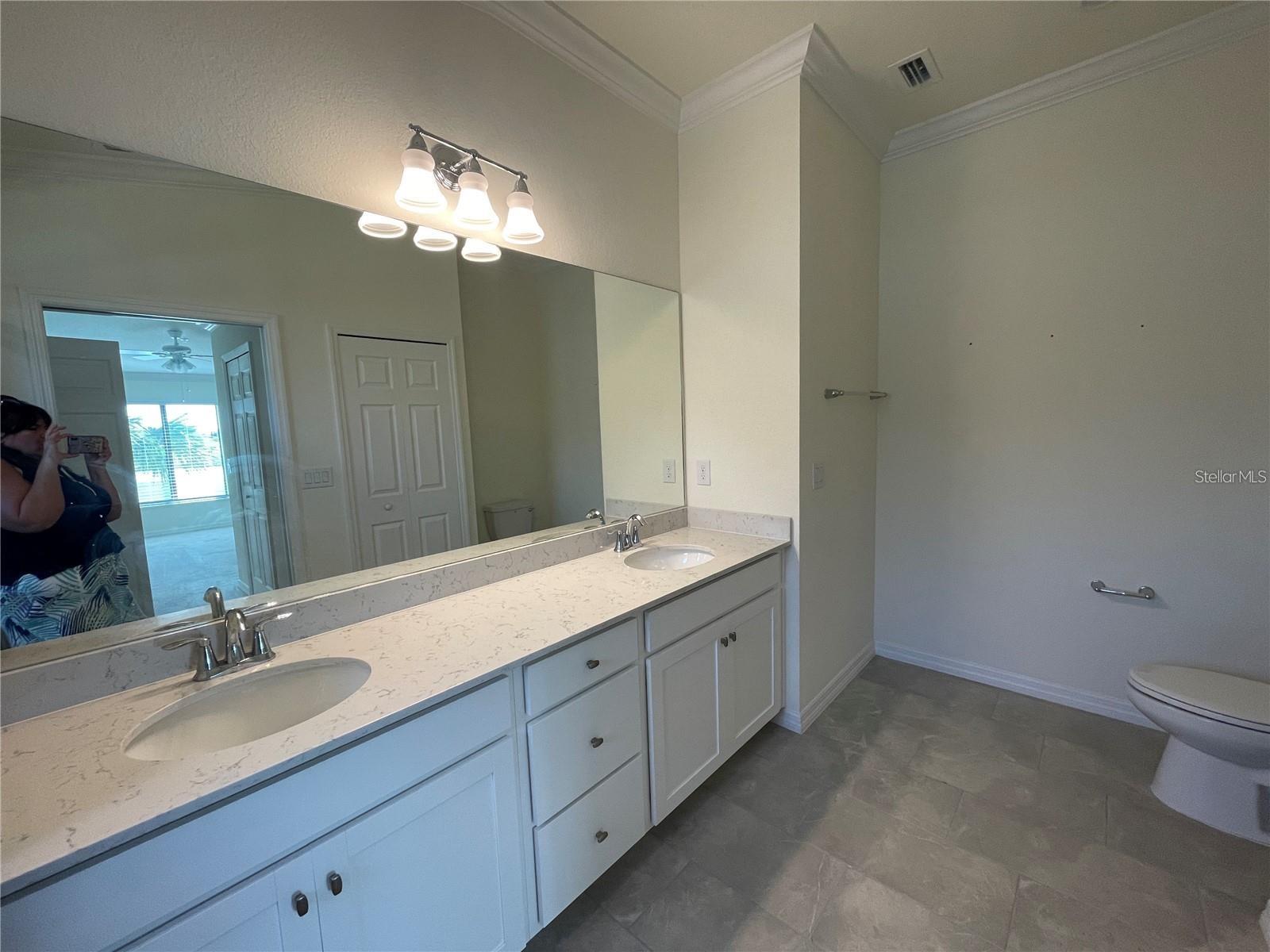 Image 10 of 20 For 5674 Palmer Circle 206