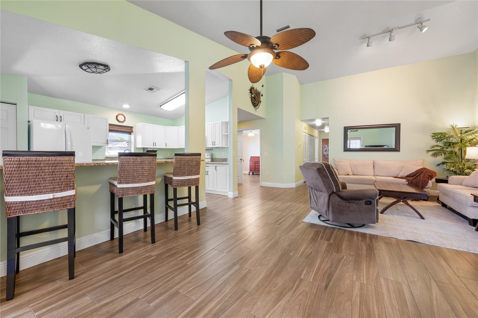 Image 11 of 45 For 1612 Fairway Oaks Drive