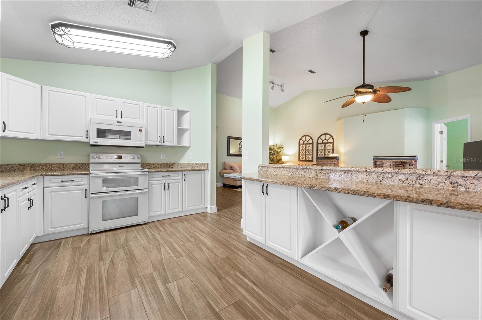 Image 12 of 45 For 1612 Fairway Oaks Drive