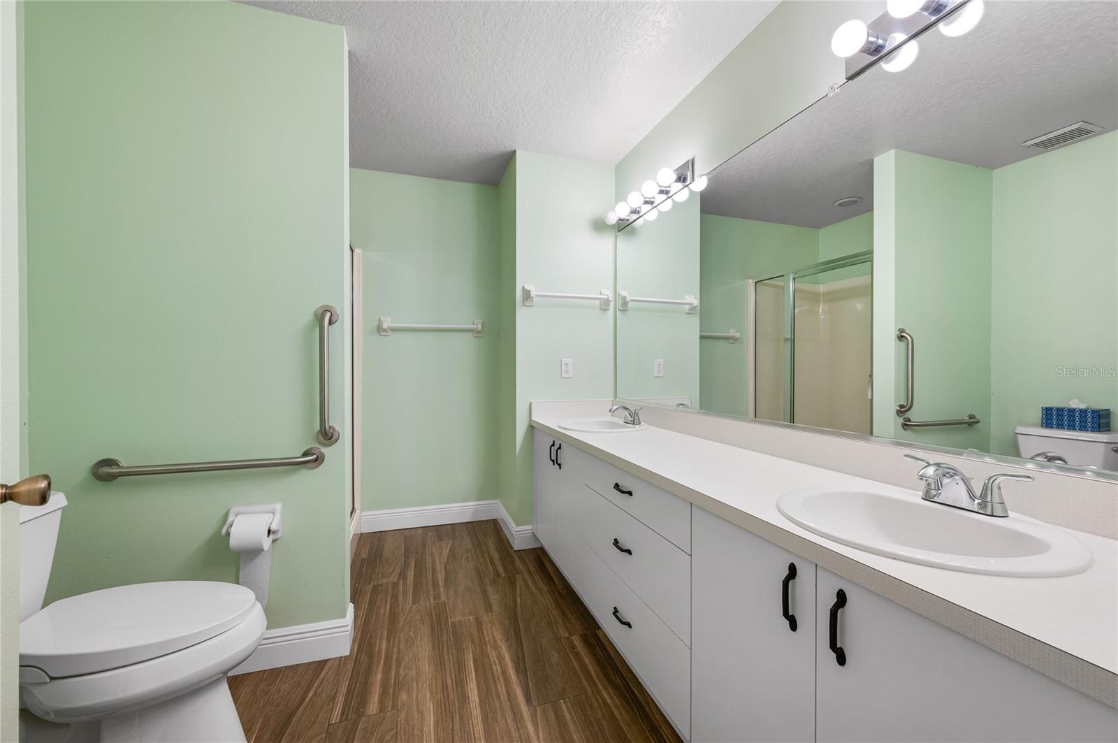 Image 24 of 45 For 1612 Fairway Oaks Drive