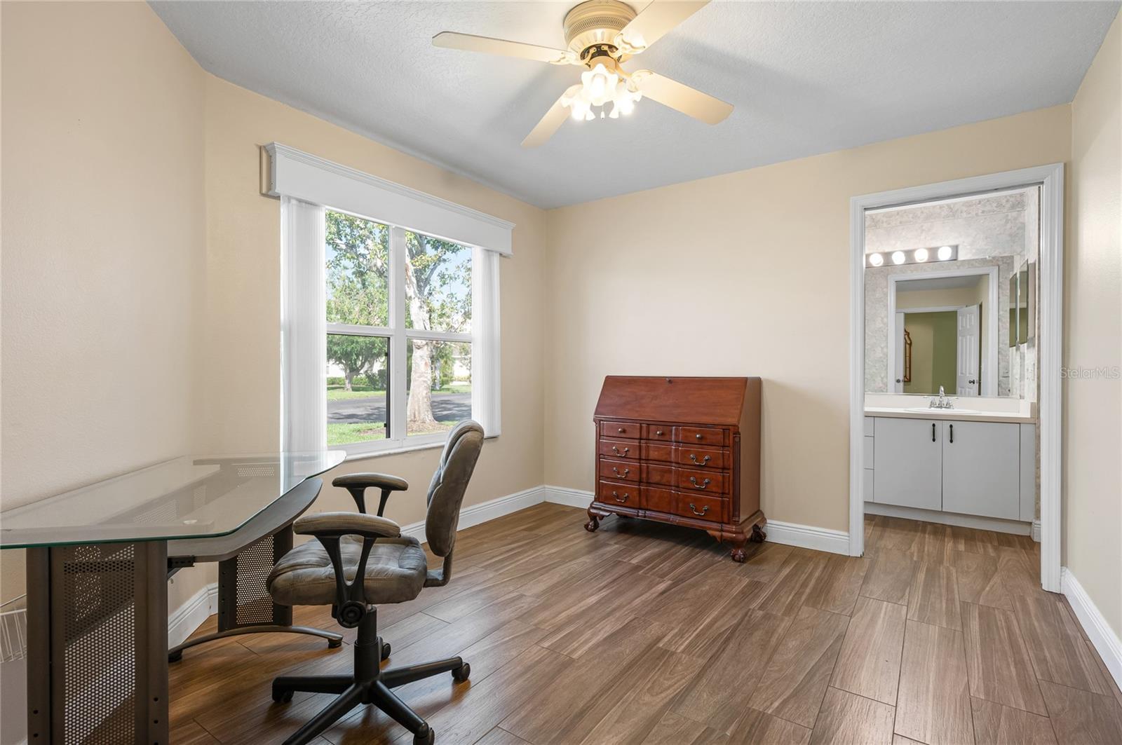 Image 28 of 45 For 1612 Fairway Oaks Drive