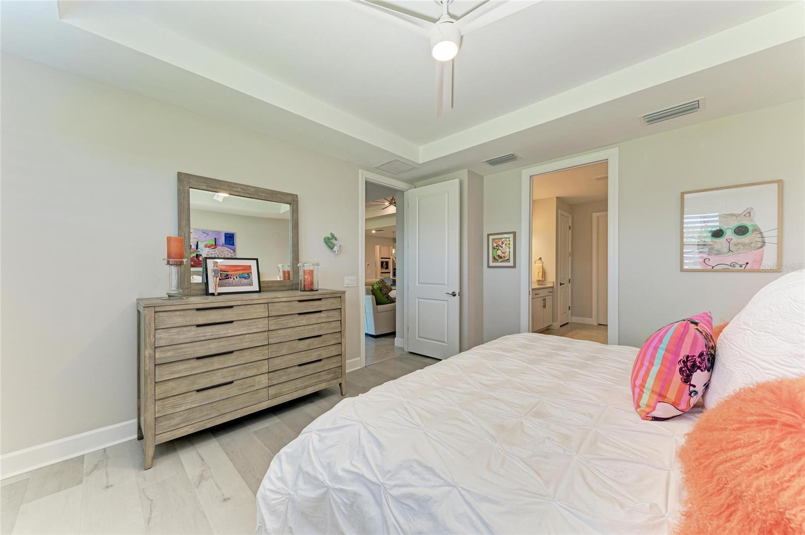 Image 32 of 70 For 7136 Summerland Cove