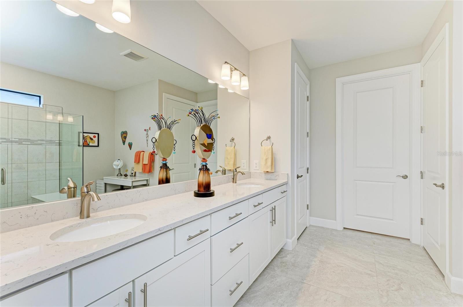 Image 33 of 70 For 7136 Summerland Cove