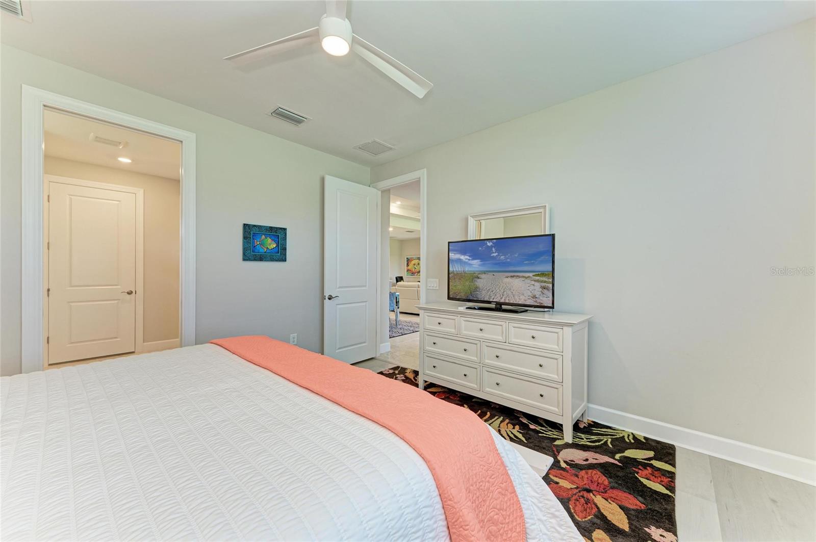 Image 37 of 70 For 7136 Summerland Cove