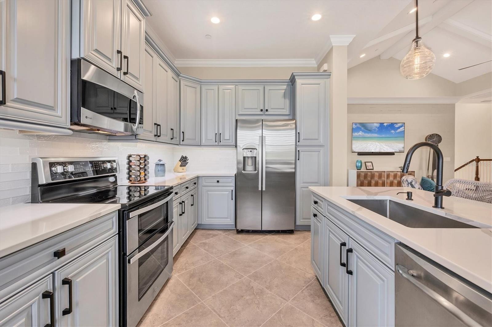 Image 22 of 87 For 262 Sapphire Lake Drive 202