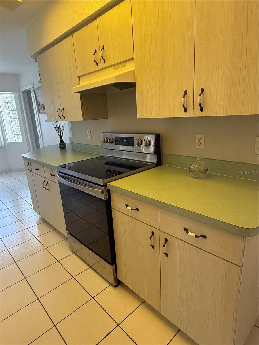 Image 14 of 34 For 21498 Beaverton Avenue