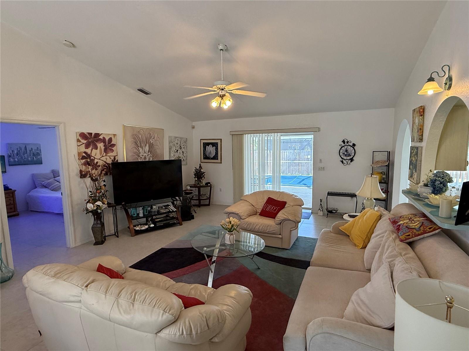 Image 5 of 34 For 21498 Beaverton Avenue