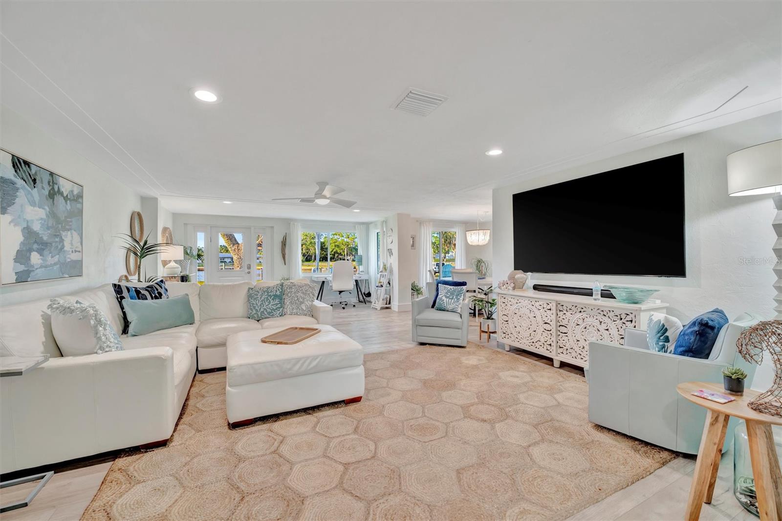 Image 19 of 73 For 7817 Alhambra Drive