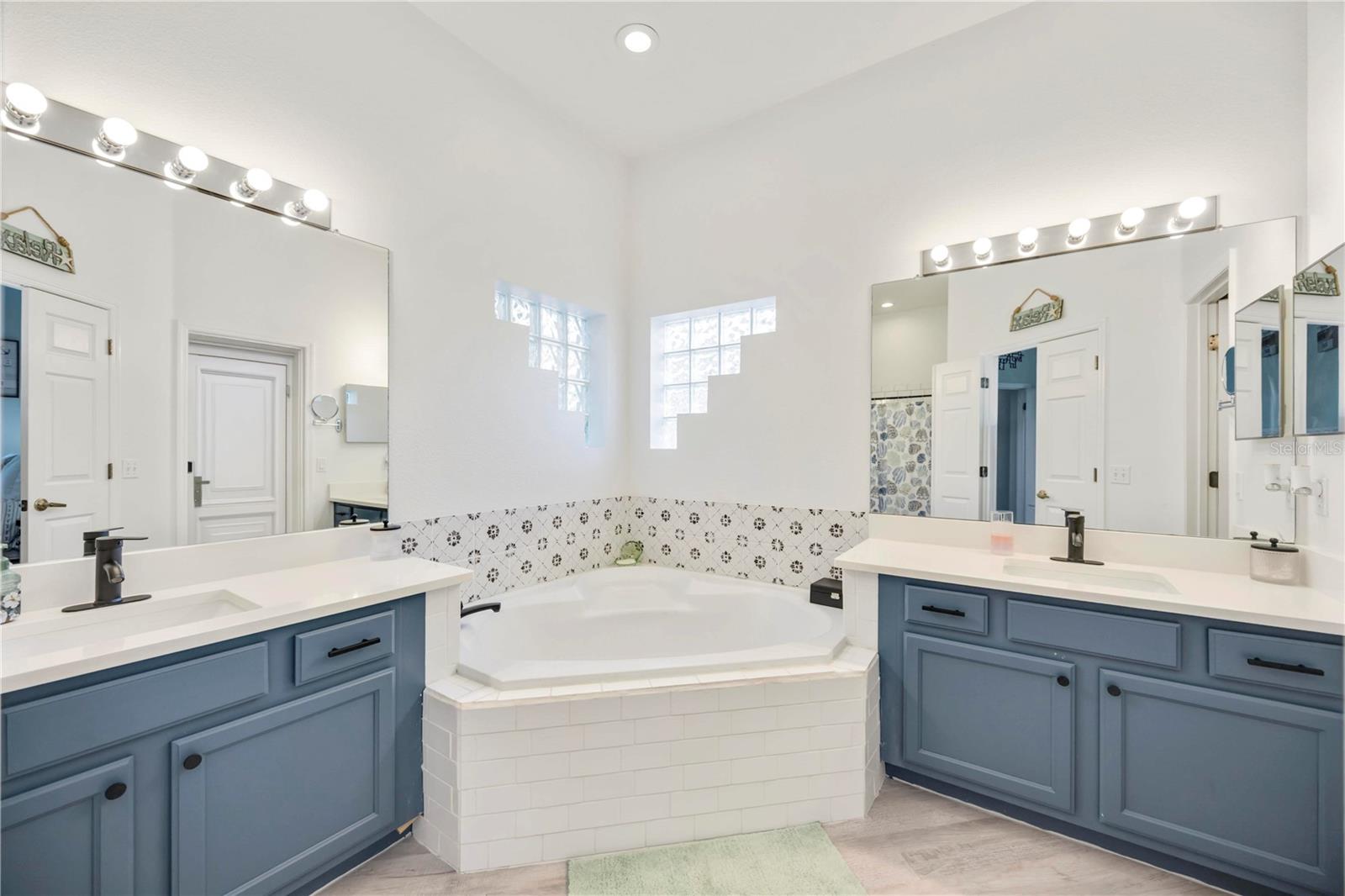 Image 19 of 25 For 4307 Manfield Drive