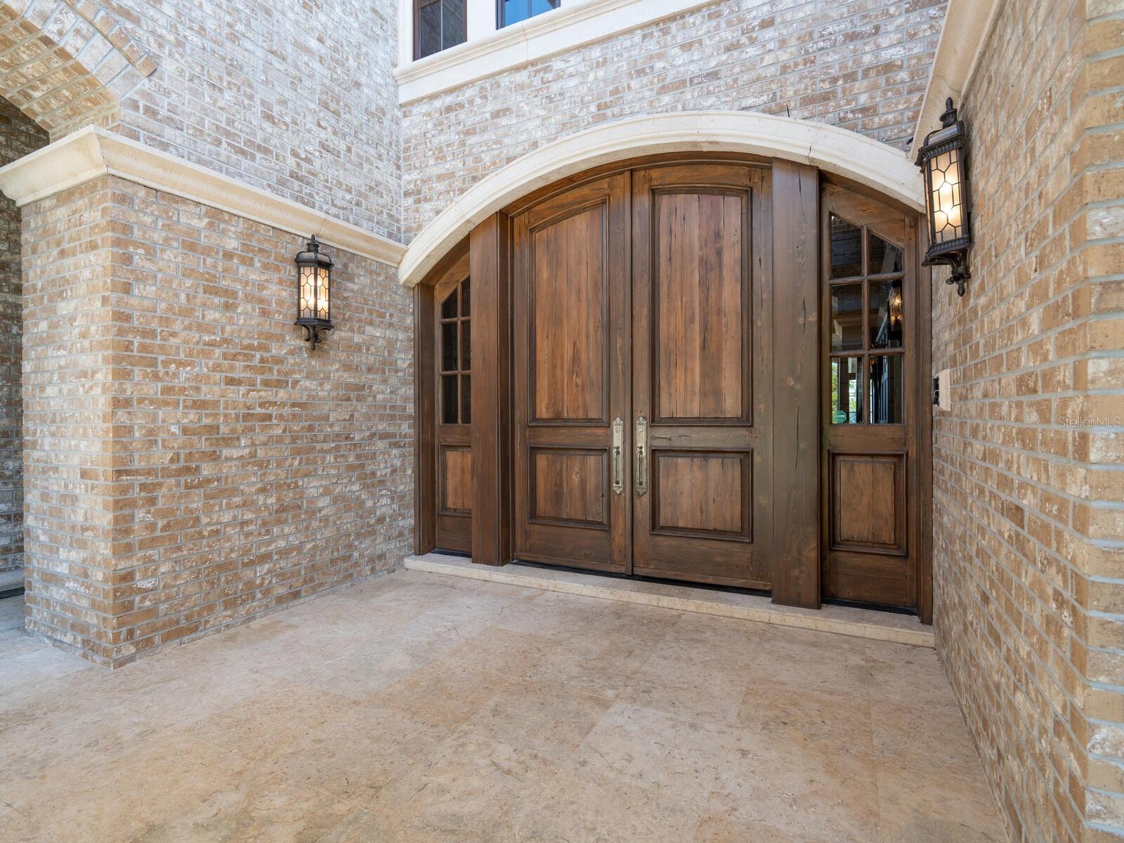 Image 14 of 86 For 1423 & 1435 Hillview Drive