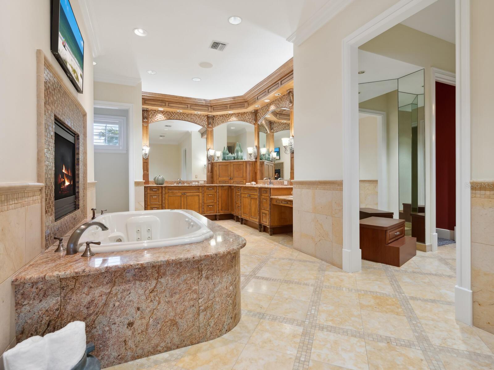 Image 42 of 86 For 1423 & 1435 Hillview Drive