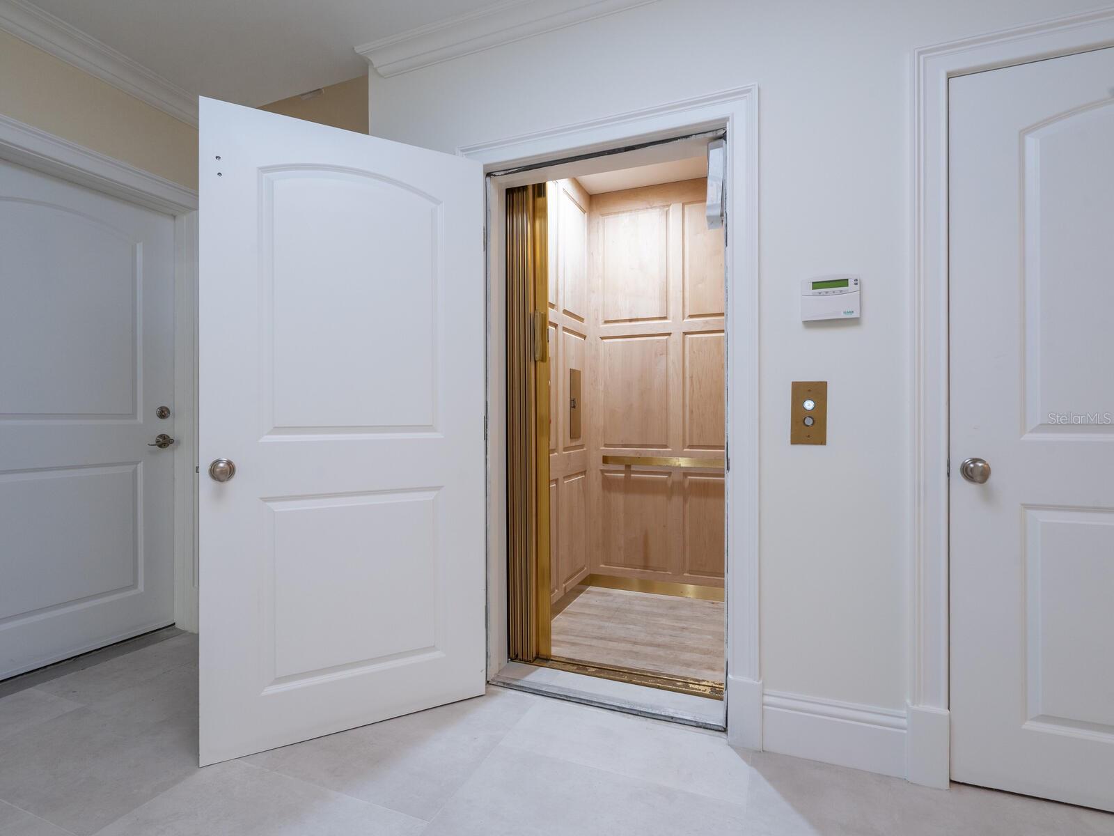 Image 62 of 86 For 1423 & 1435 Hillview Drive