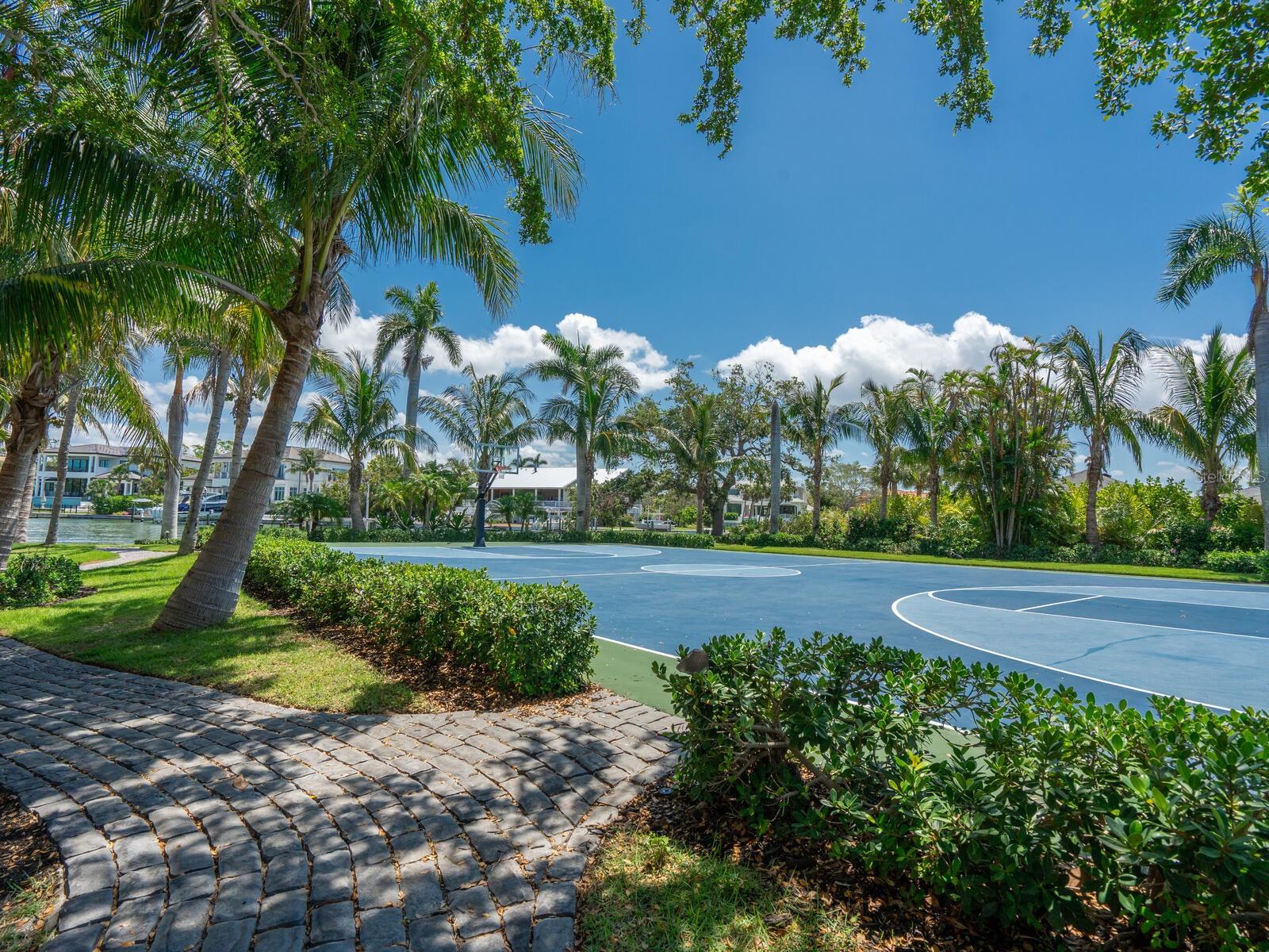 Image 70 of 86 For 1423 & 1435 Hillview Drive