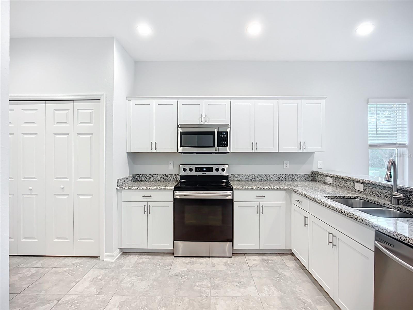 Image 16 of 40 For 1053 Grantham Drive