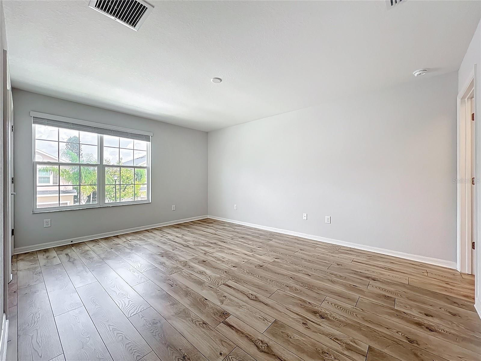 Image 20 of 40 For 1053 Grantham Drive