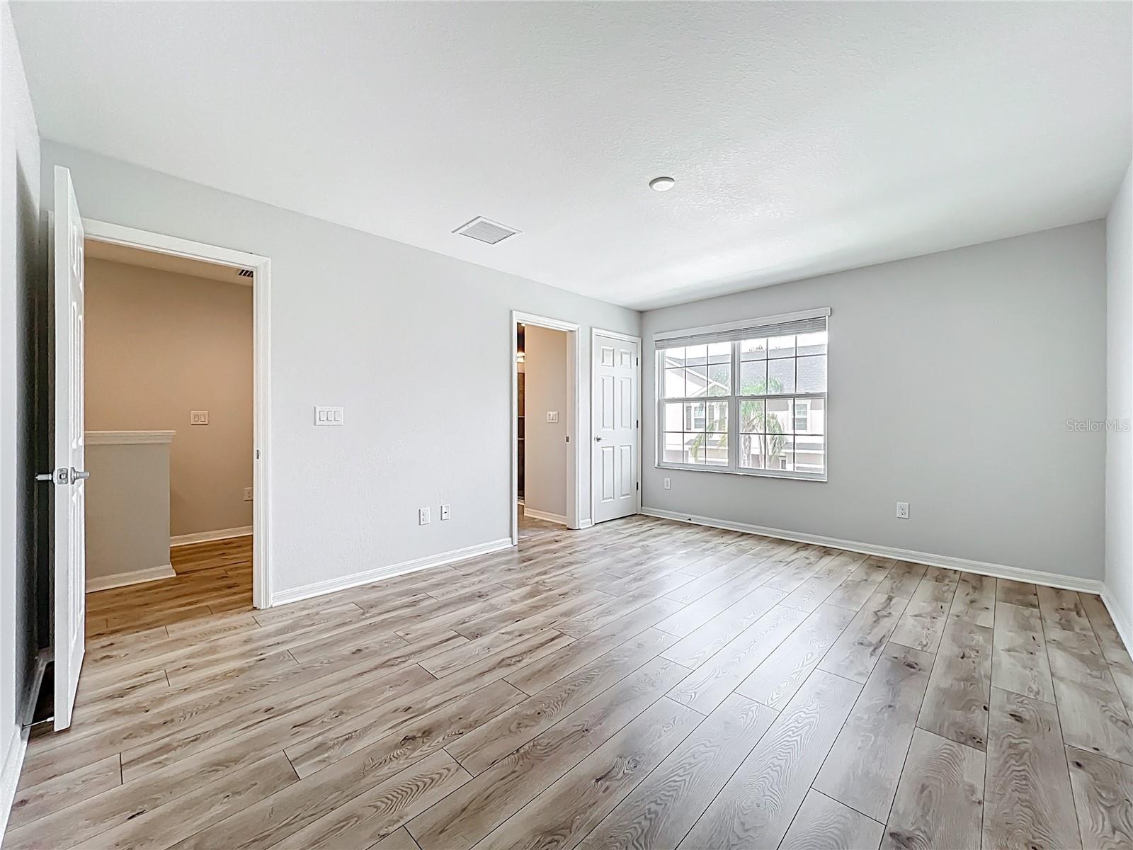 Image 21 of 40 For 1053 Grantham Drive