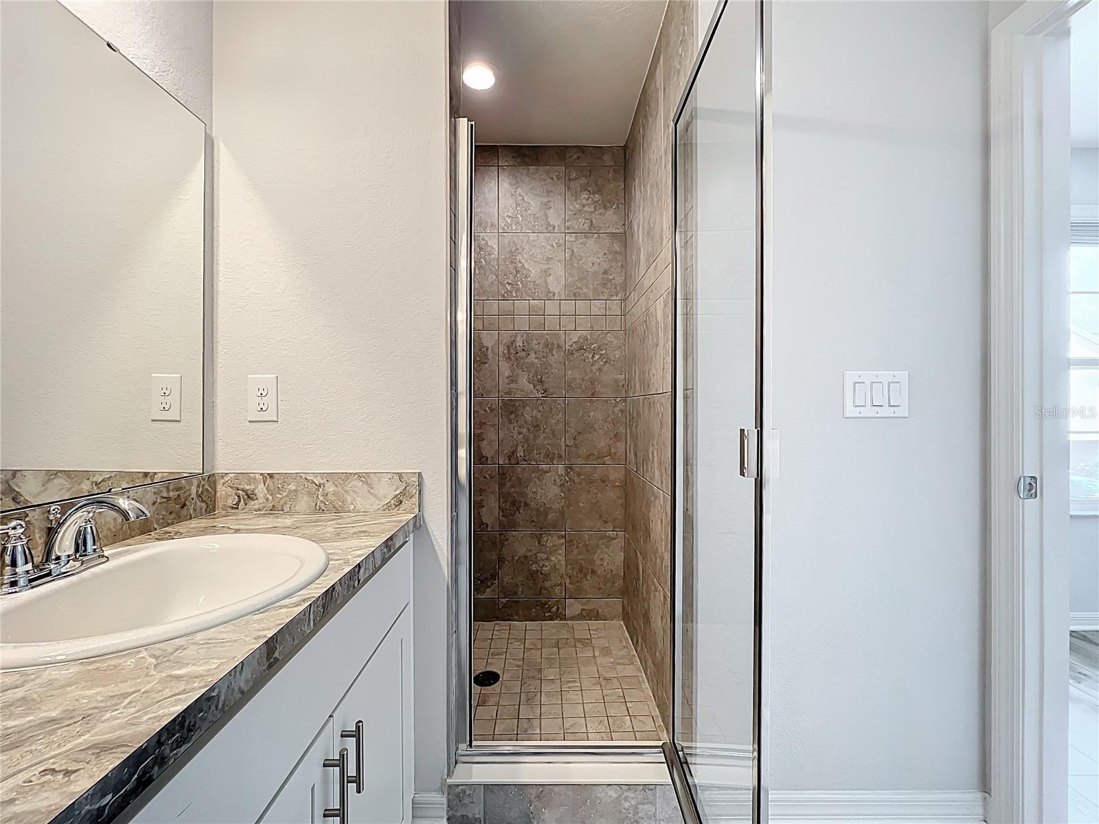 Image 23 of 40 For 1053 Grantham Drive