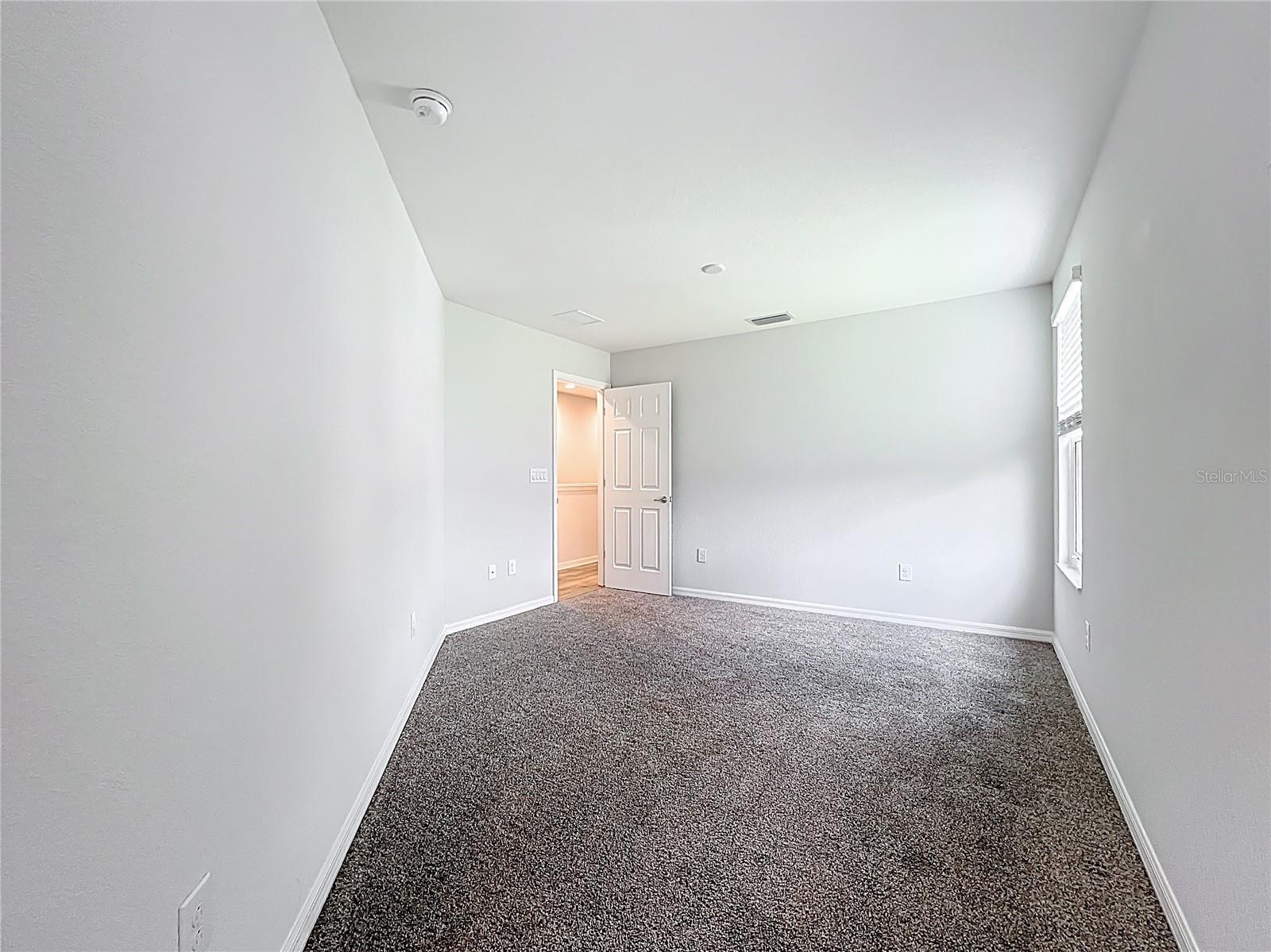 Image 29 of 40 For 1053 Grantham Drive