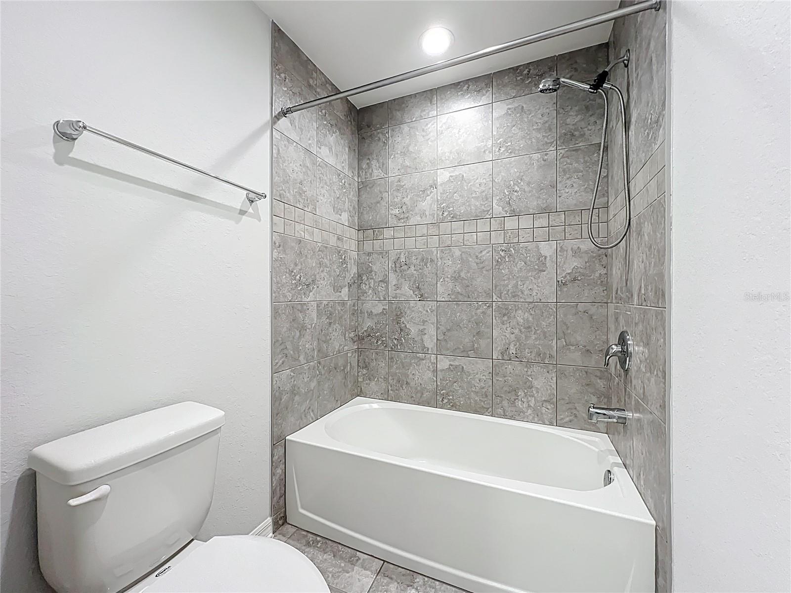 Image 34 of 40 For 1053 Grantham Drive