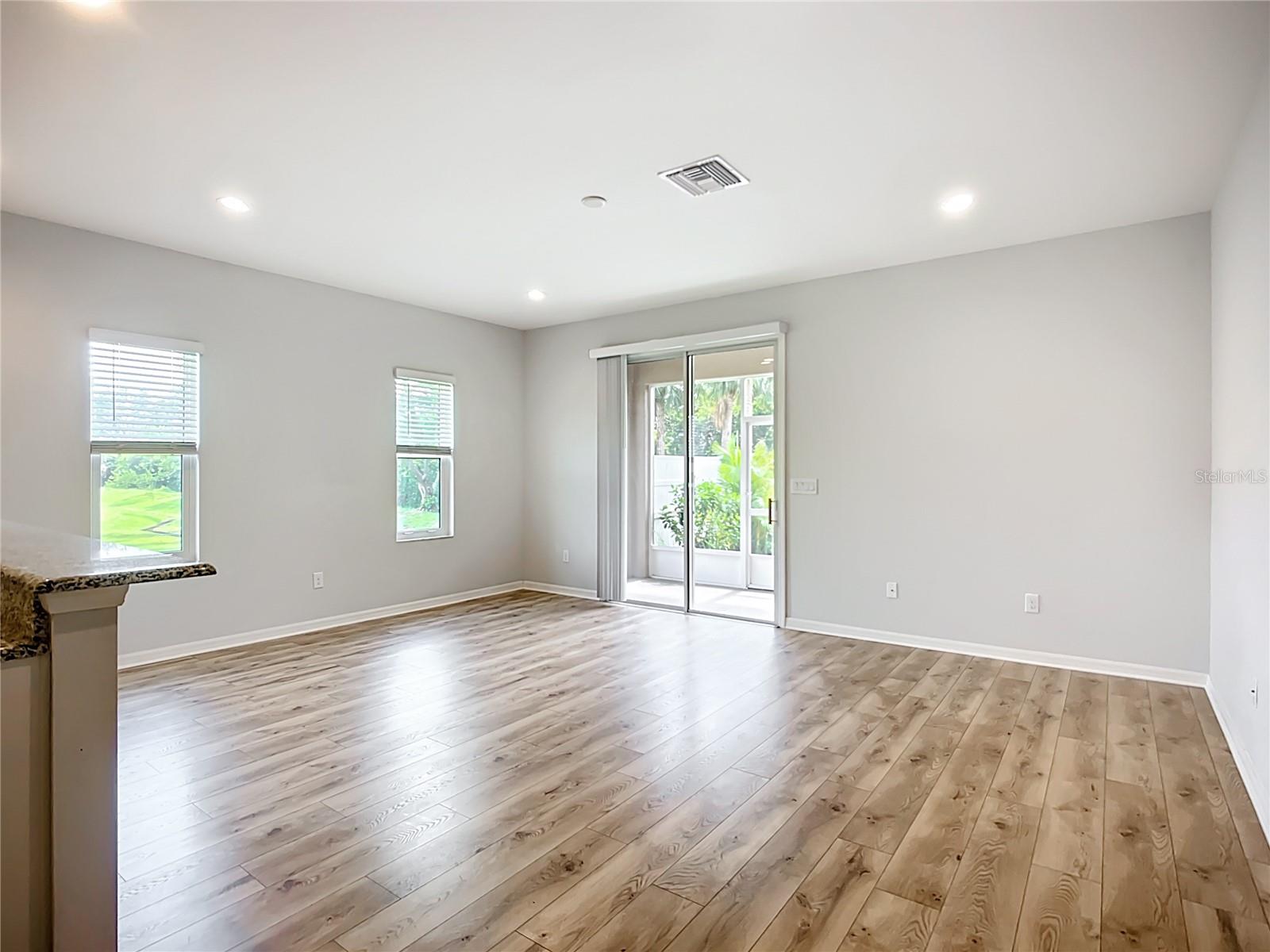 Image 7 of 40 For 1053 Grantham Drive