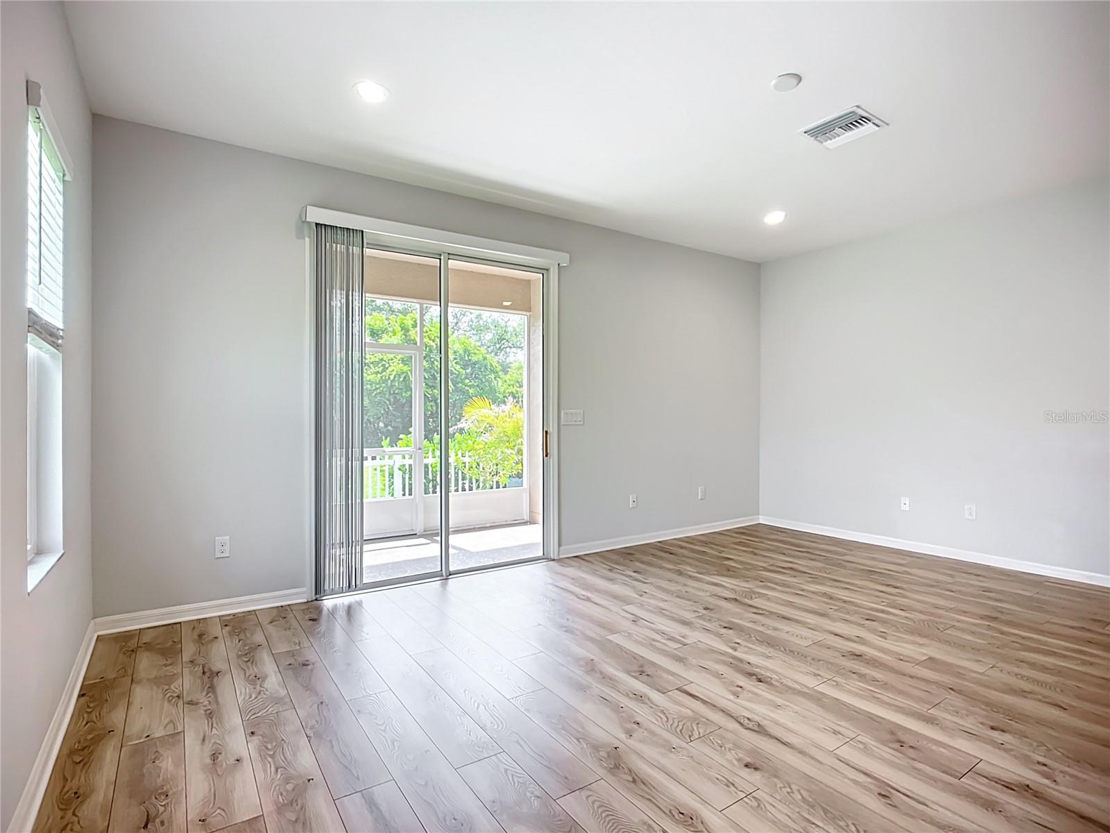 Image 8 of 40 For 1053 Grantham Drive