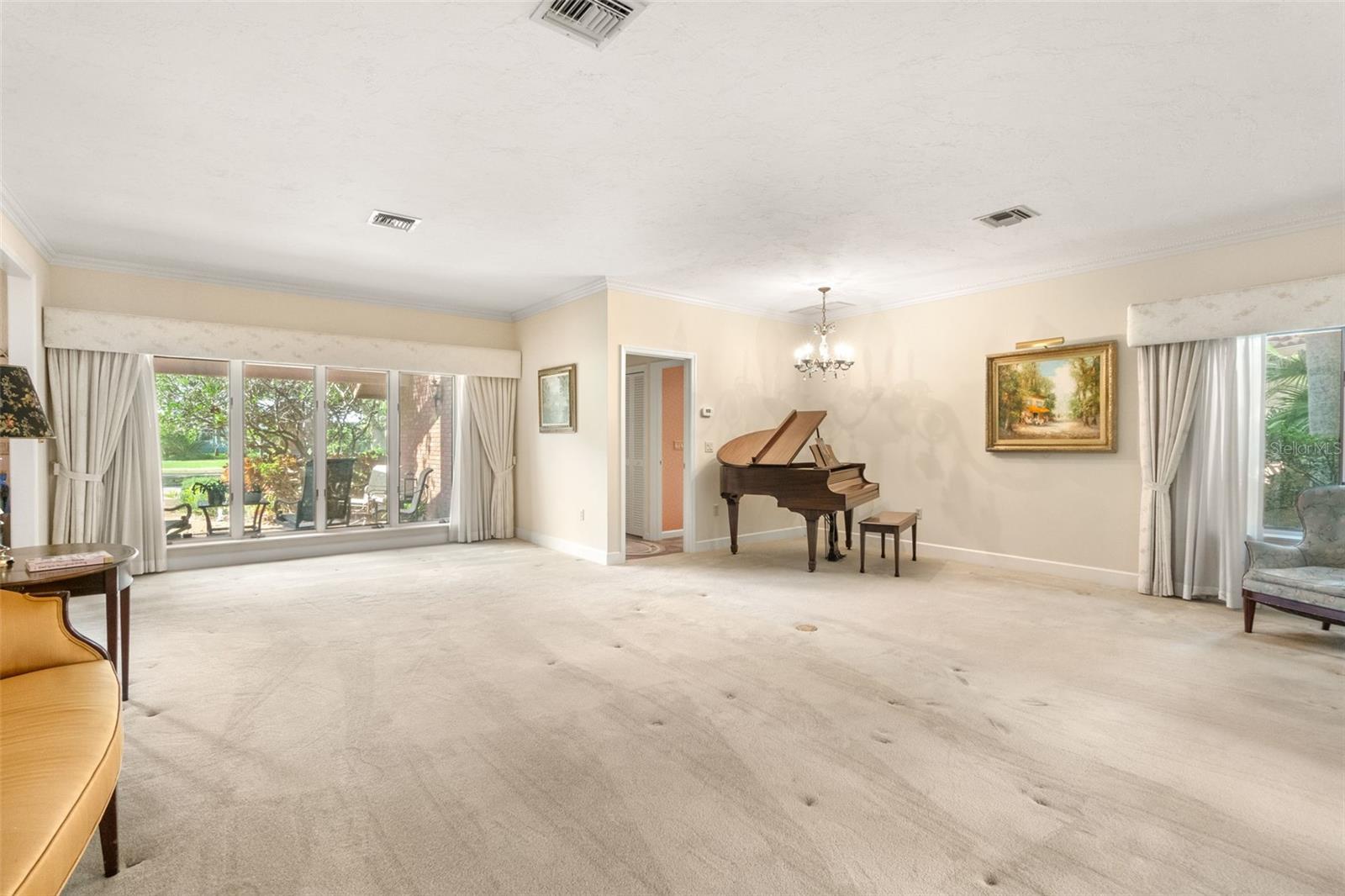 Image 11 of 81 For 1671 South Drive