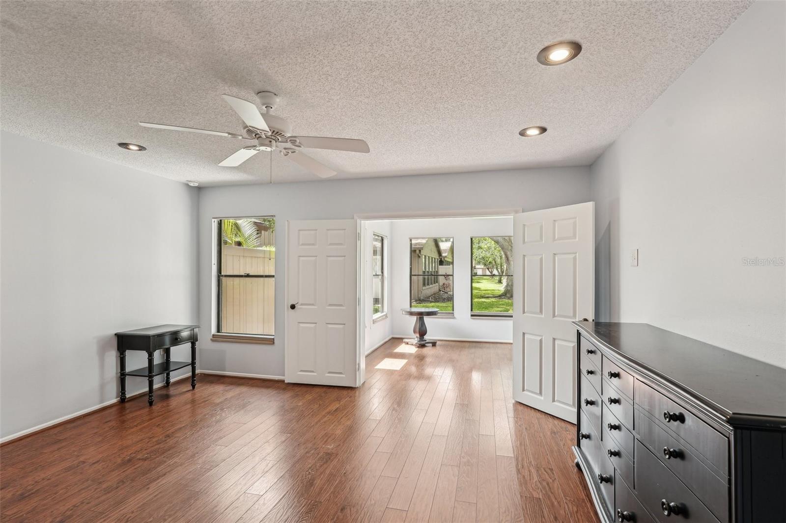 Image 24 of 37 For 532 Oak Hill Circle 12