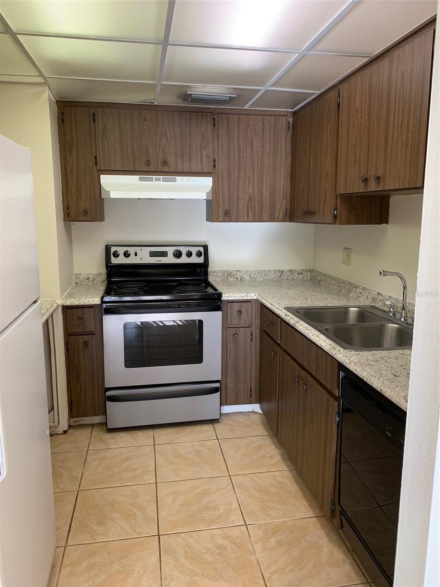 Image 4 of 16 For 4845 Rilma Avenue 114
