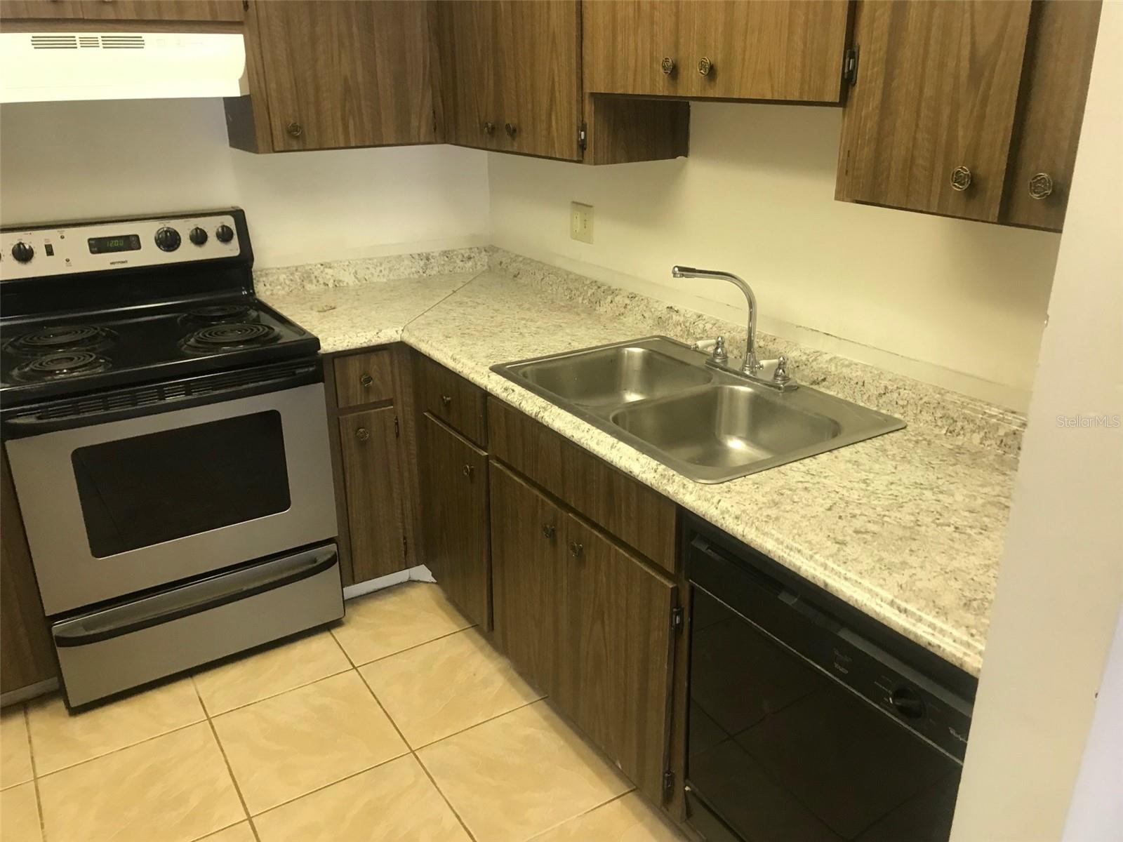 Image 5 of 16 For 4845 Rilma Avenue 114