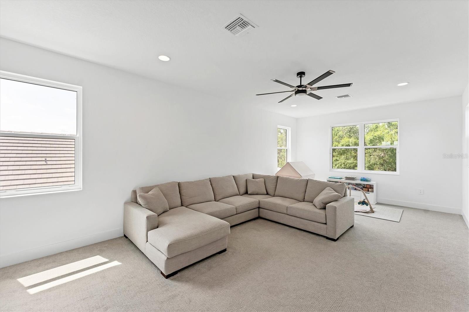 Image 31 of 97 For 8069 Tidal Pointe Way