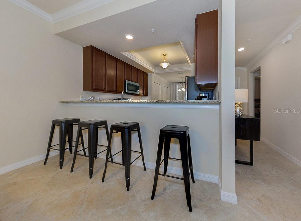 Image 10 of 60 For 5518 Palmer Circle 102