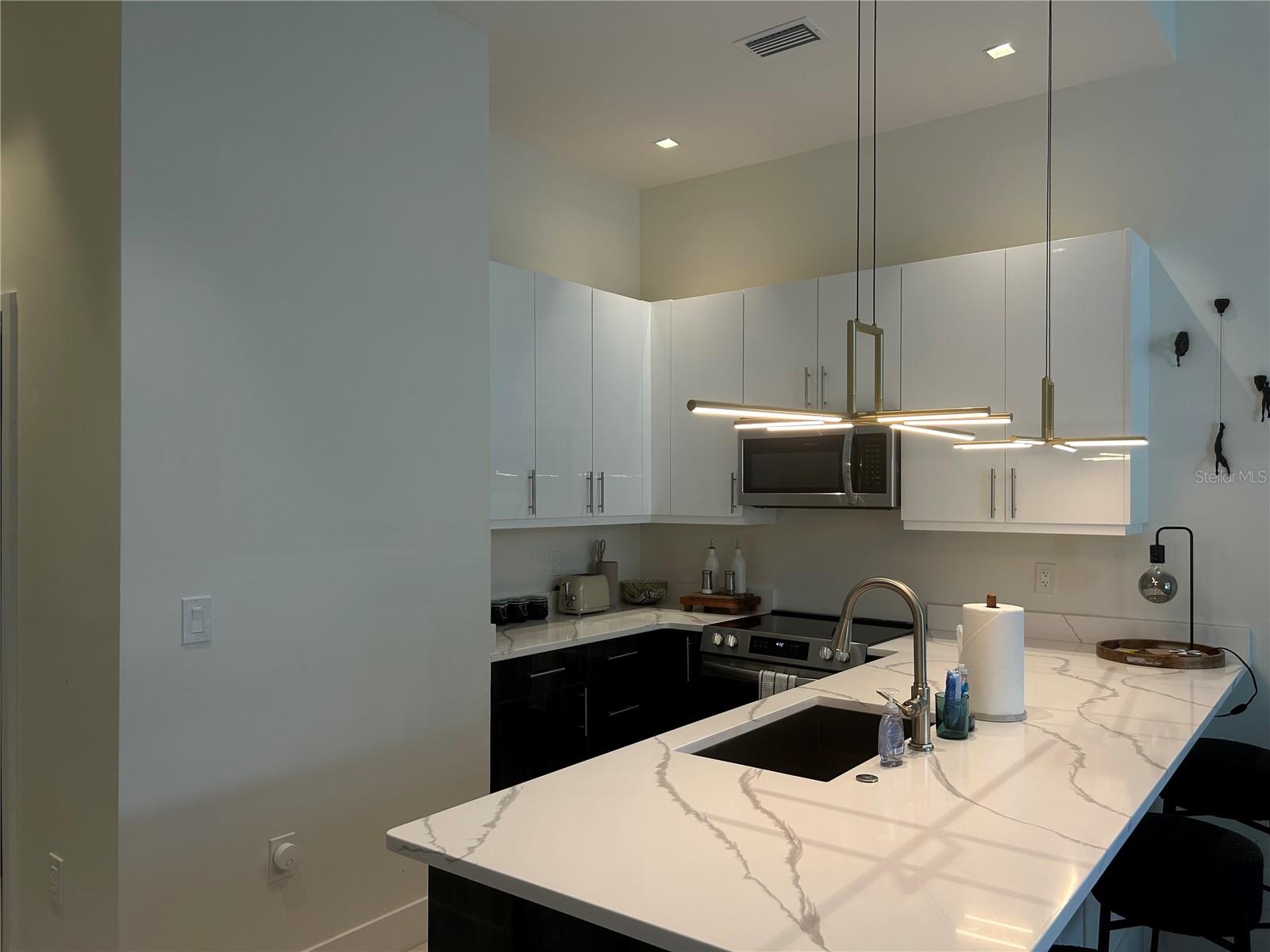Image 13 of 35 For 1558 4th Street 208