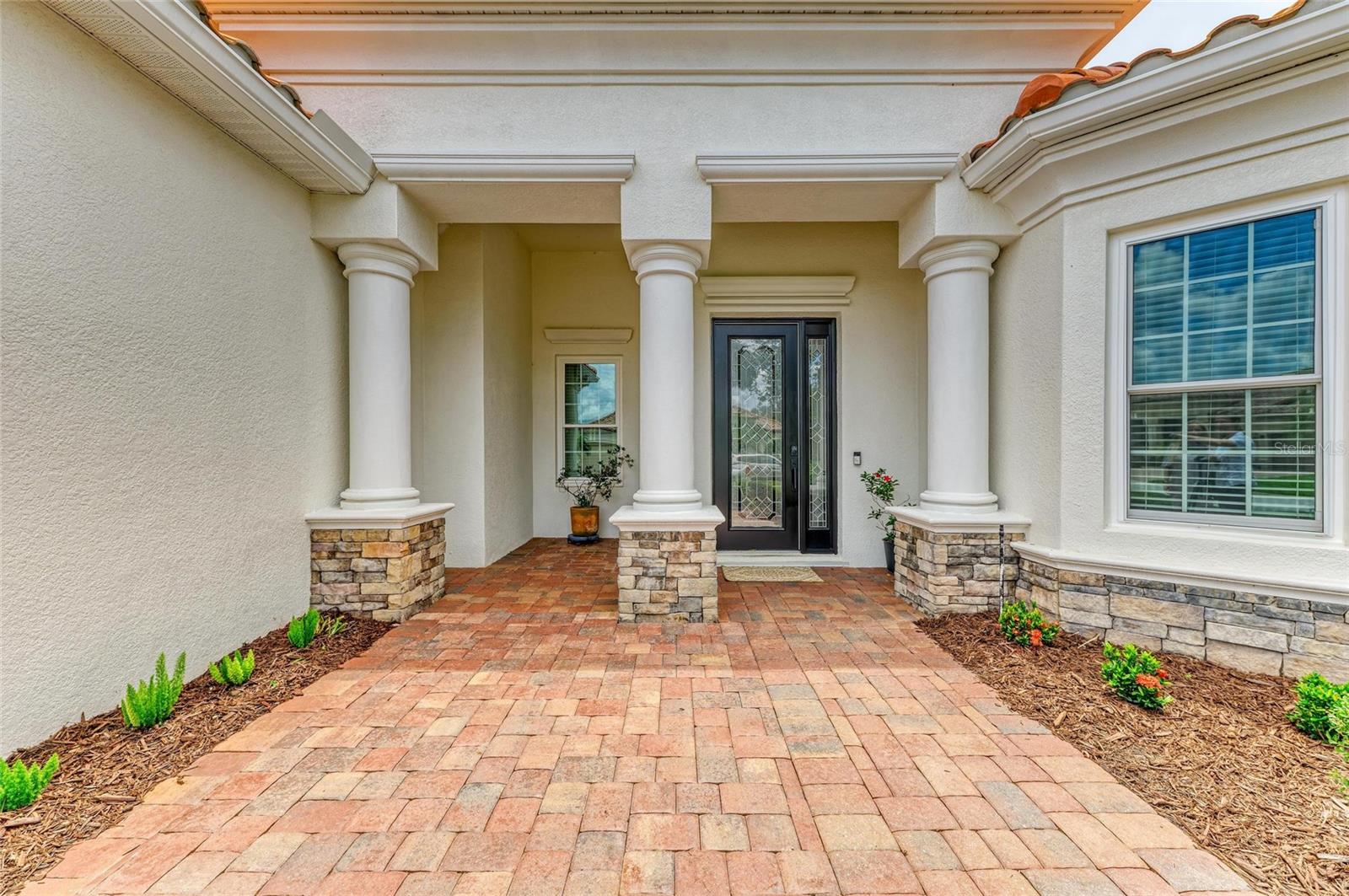 Image 5 of 35 For 8206 Heritage Grand Place