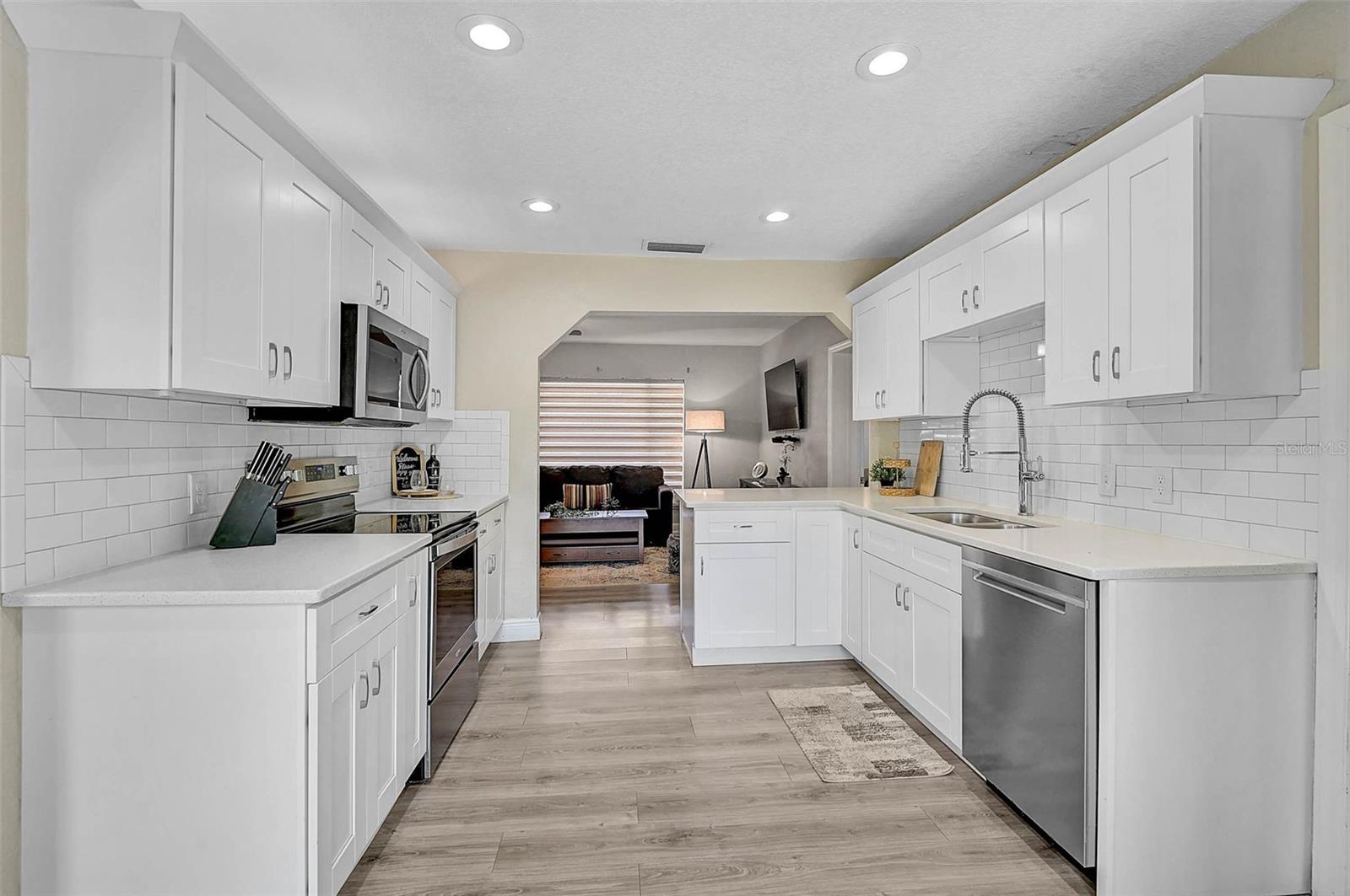 Listing photo id 9 for 1217 Ellicott Street