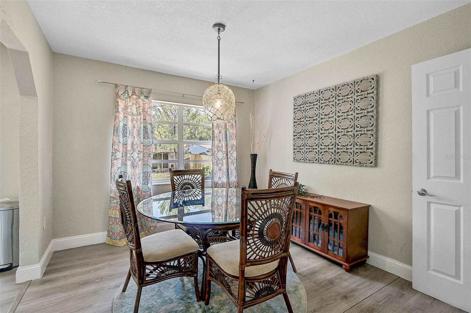 Listing photo id 14 for 1217 Ellicott Street