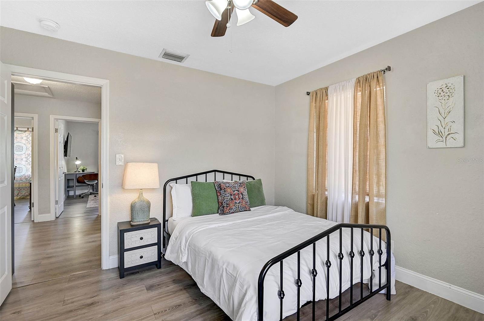 Listing photo id 18 for 1217 Ellicott Street