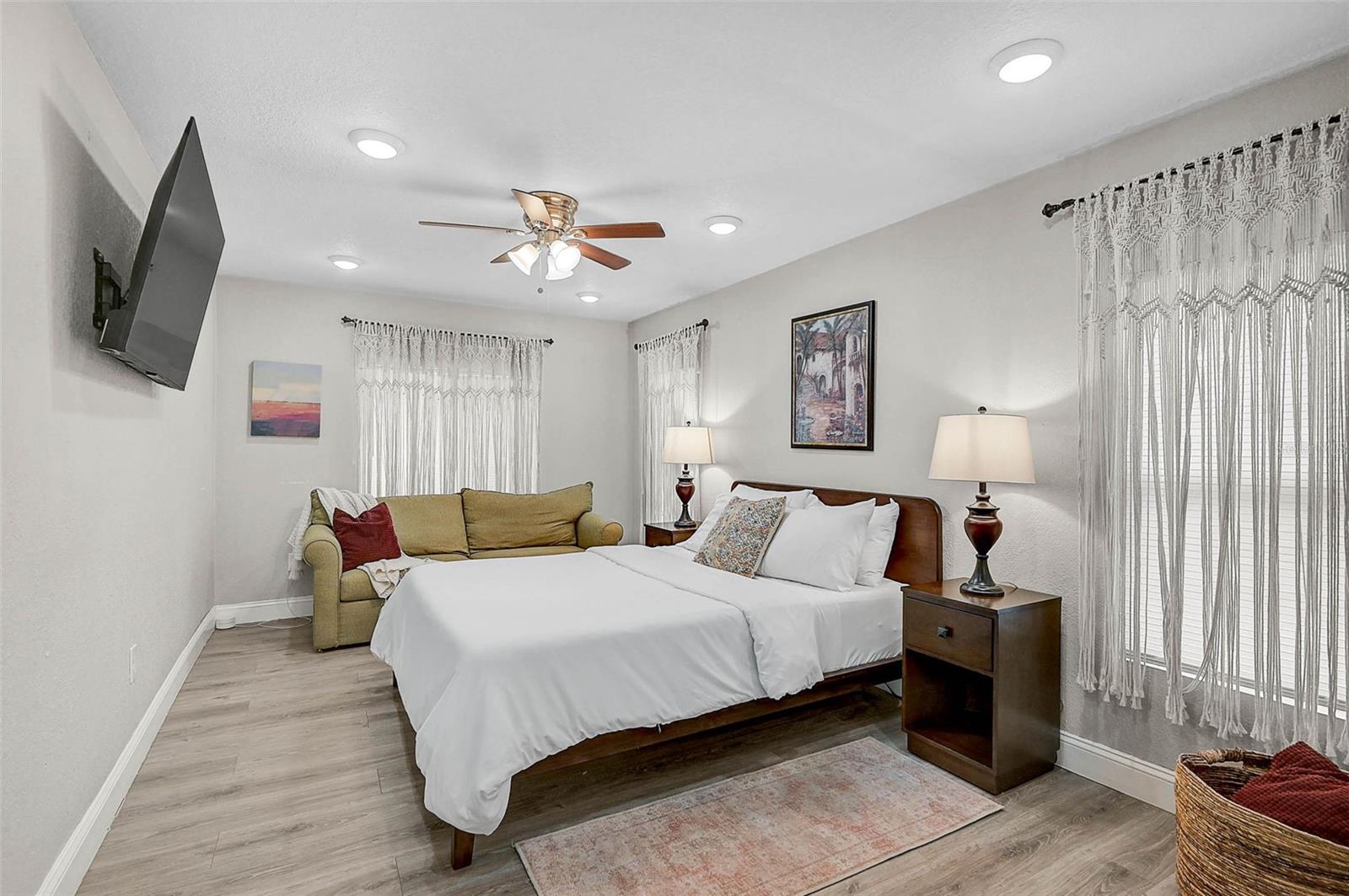 Listing photo id 19 for 1217 Ellicott Street