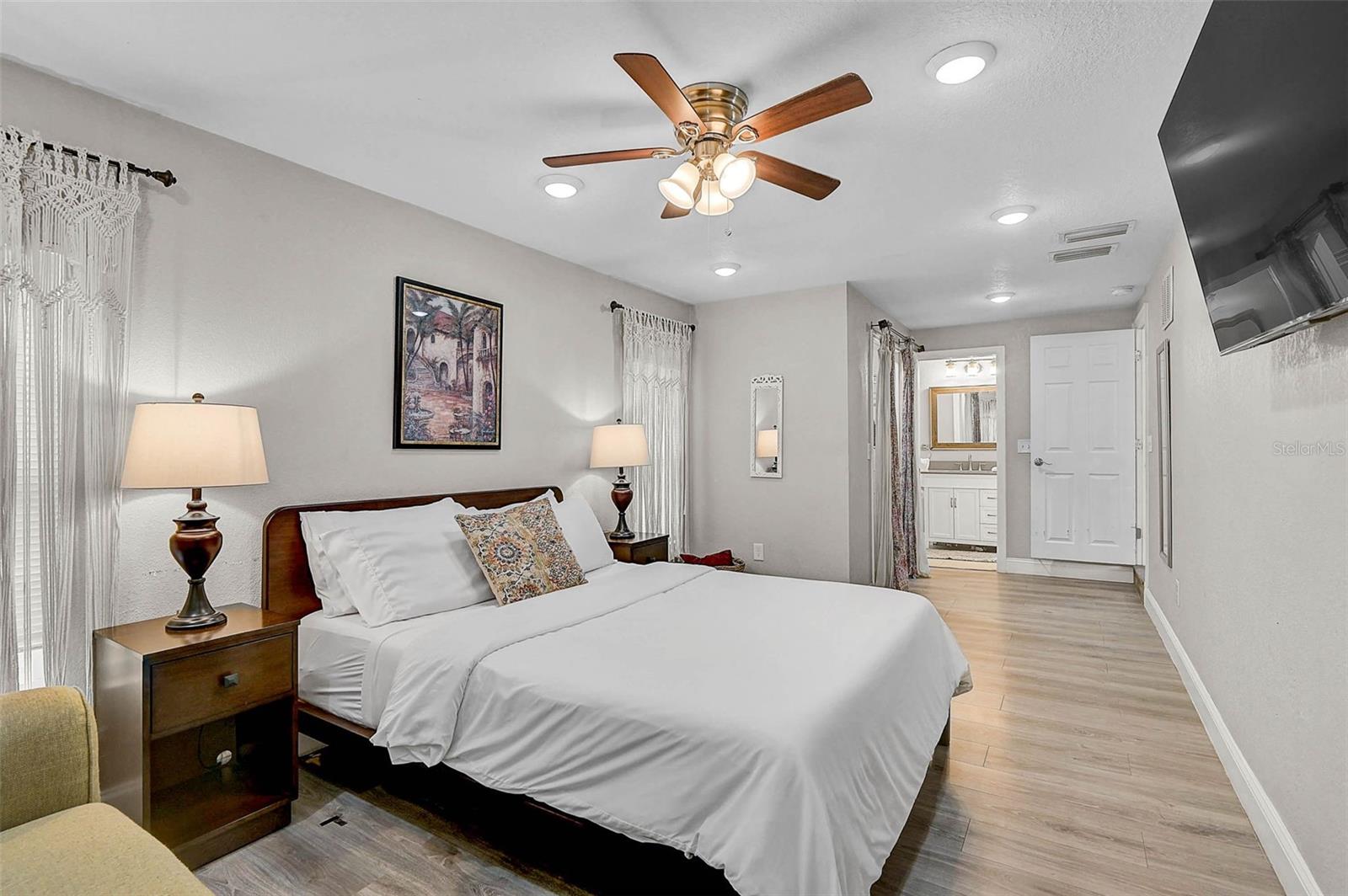 Listing photo id 20 for 1217 Ellicott Street