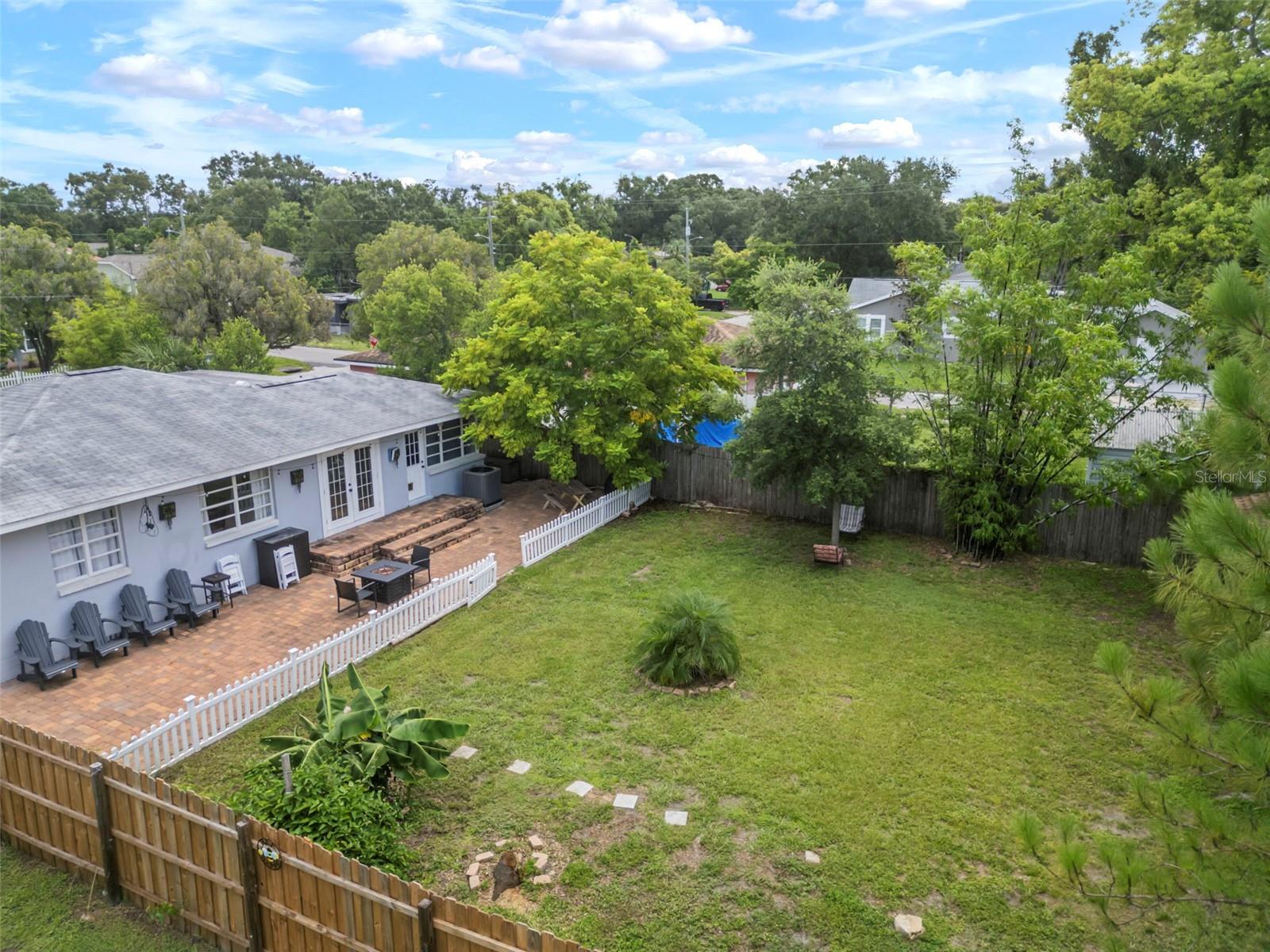 Listing photo id 27 for 1217 Ellicott Street