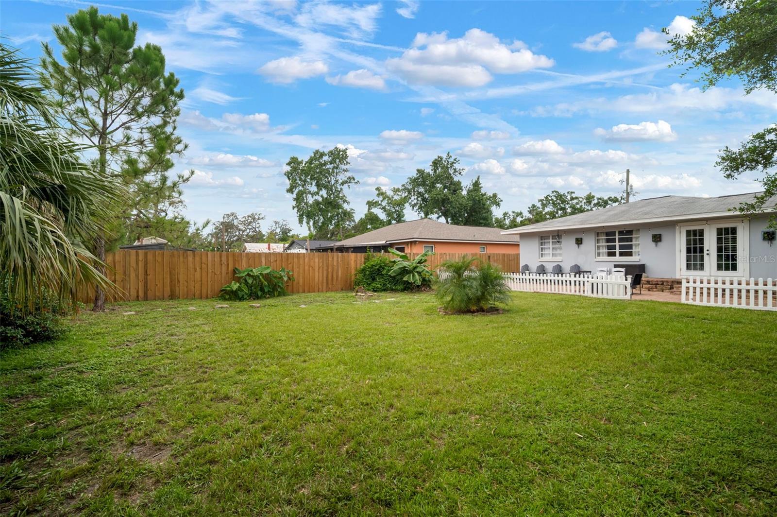 Listing photo id 28 for 1217 Ellicott Street