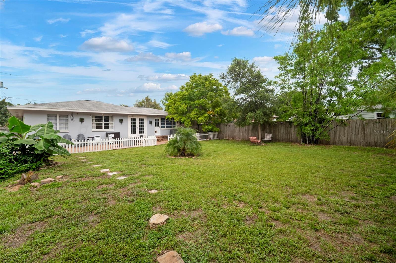 Listing photo id 29 for 1217 Ellicott Street