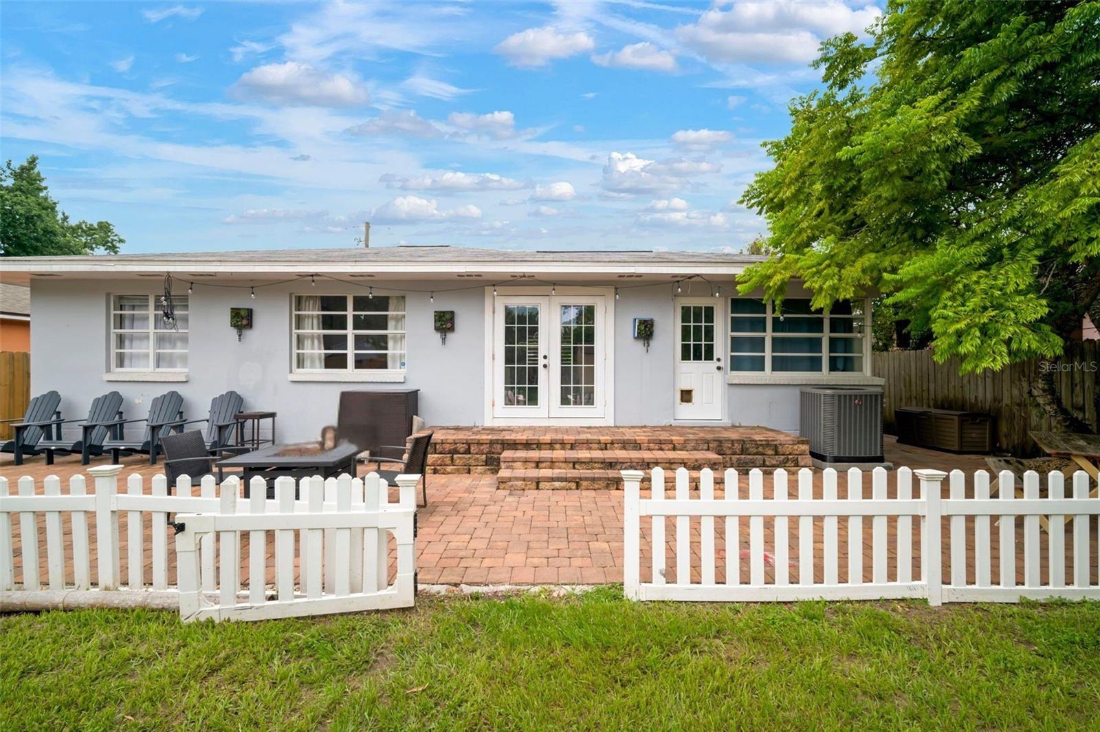 Listing photo id 33 for 1217 Ellicott Street