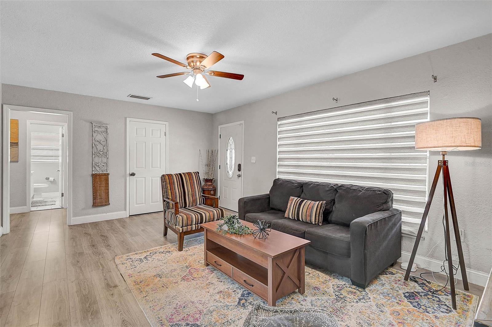 Listing photo id 2 for 1217 Ellicott Street